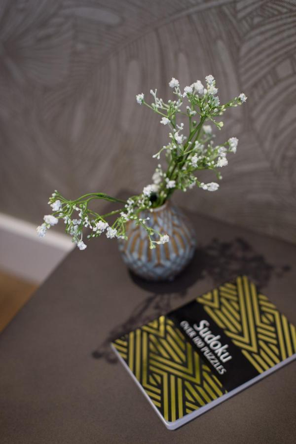 Romantic Studio In The Heart Of Little Italy By Den Stays Montreal Ngoại thất bức ảnh