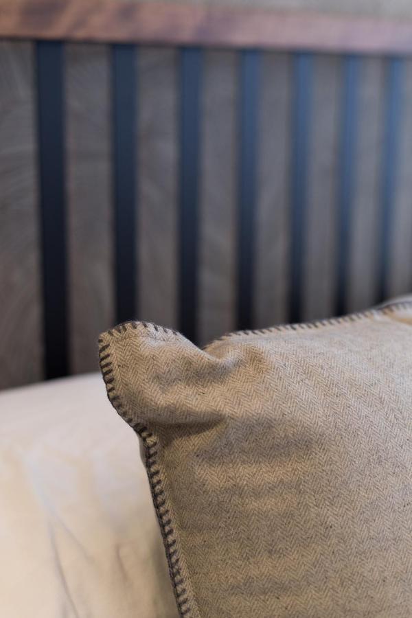 Romantic Studio In The Heart Of Little Italy By Den Stays Montreal Ngoại thất bức ảnh